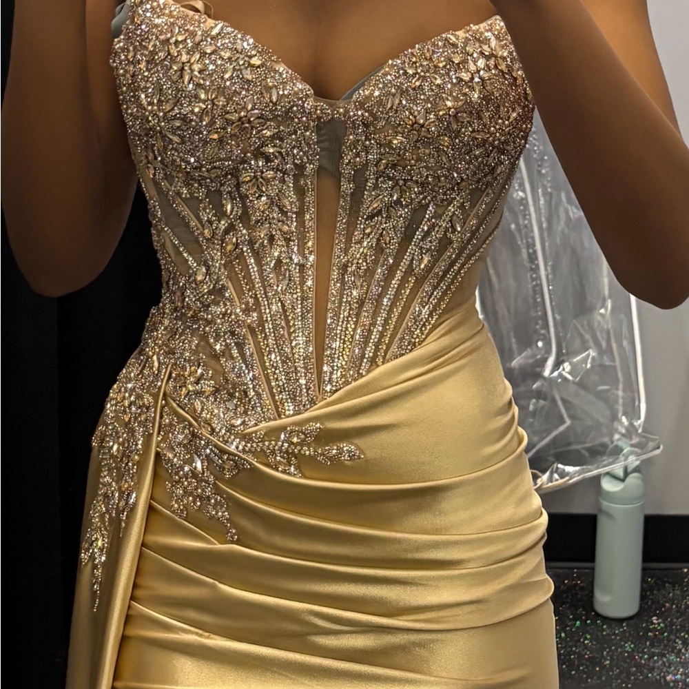 Prom Dress!! - Picture 6 of 11